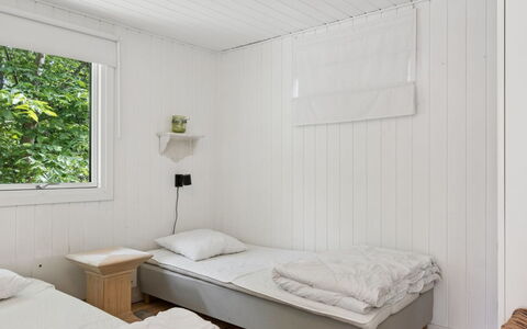 Stig - 1.1Km from the Sea: Muur, Hout, Flooring, Verdieping, Slaapkamer, Interieur Ontwerp, Bed, Meubilair, Plafond, Kamer