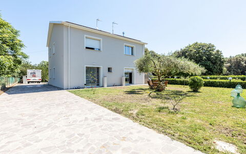 Art&Sea House: Woongebied, Struik, Huis, Huis, Oprit, Landgoed, Tuin, Voorstad, Landscaping, Schaduw