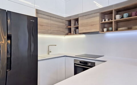 Lotta: Keuken, Cabinetry, Toestel Van De Keuken, Interieur Ontwerp, Flooring, Countertop, Muur, Meubilair, Hout, Huis