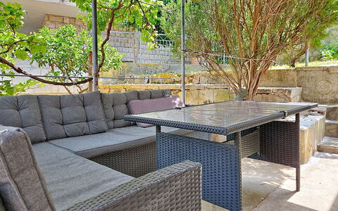 Aurora: Meubilair, Buitenmeubels, Tafel, Buitentafel, Stoel, Tuin, Schaduw, Backyard, Patio, Werf