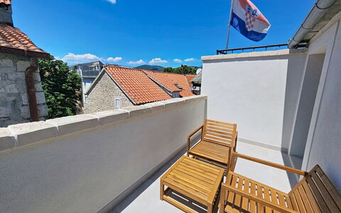 Kaštela 302: Appartement, Daylighting, Balkon