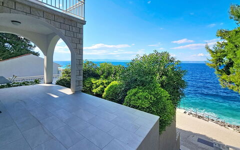 Sea Wiew 1: Blauw, Zee, Kust, Oceaan, Landgoed, Schaduw, Trap, Landscaping, Zwembad, Villa