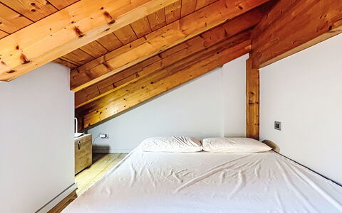 Silvia: Interieur Ontwerp, Hout, Flooring, Plafond, Verdieping, Kamer, Zolder, Slaapkamer, Meubilair, Hardwood