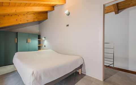Silvia: Interieur Ontwerp, Plafond, Hout, Flooring, Verdieping, Slaapkamer, Meubilair, Bed, Kamer, Verlichting