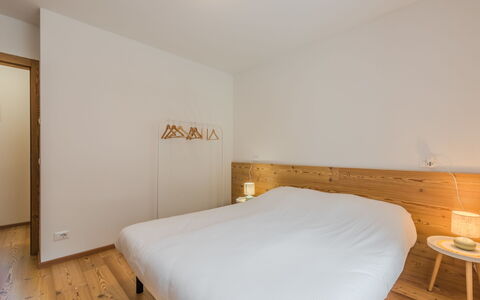 La Casa di Bruna: Flooring, Interieur Ontwerp, Verdieping, Muur, Houten Vloer, Hout, Slaapkamer, Bed, Plafond, Kamer