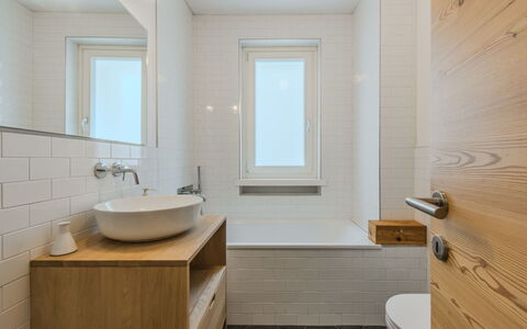 La Casa di Bruna: Badkamer, Wastafel In De Badkamer, Muur, Loodgieterswerkinrichting, Flooring, Interieur Ontwerp, Spiegel, Hout, Verdieping, Wastafel