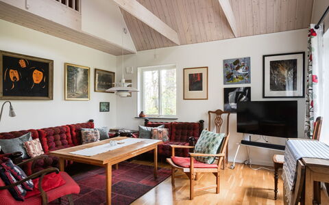 Lövekulle: Meubilair, Interieur Ontwerp, Muur, Flooring, Hout, Verdieping, Plafond, Bankstel, Woonkamer, Kamer