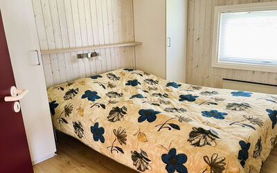 Ronna - 160M from the Sea