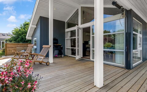 Rise - 600M from the Sea: Hout, Veranda, Deur, Huis, Huis, Dak, Siding, Samengesteld Materiaal, Hardwood, Dek
