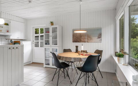 Arisa - from the Sea: Meubilair, Interieur Ontwerp, Flooring, Hout, Verdieping, Plafond, Lichte Inrichting, Keuken En Eettafel, Stoel, Eetkamer