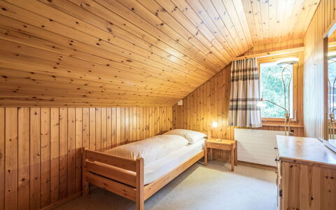 Val Signina 1-13A: Venster, Architectuur, Woongebied, Huis, Huis, Dak, Verblijf, Oprit, Voorstad, Mid-Size Car