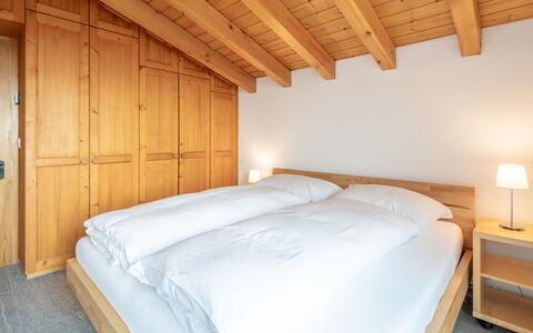 Darschalè 11: Hout, Interieur Ontwerp, Verdieping, Slaapkamer, Plafond, Bed, Hardwood, Bed Frame, Beits, Bedding