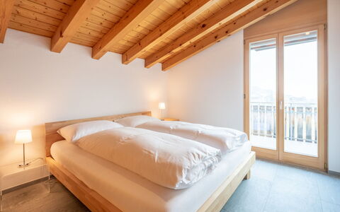 Darschalè 11: Hout, Slaapkamer, Interieur Ontwerp, Bed, Plafond, Laken, Bedding, Bed Frame, Kamer, Hardwood