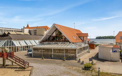Maris - 280M from the Sea: Meubilair, Interieur Ontwerp, Muur, Flooring, Hout, Verdieping, Kamer, Plafond, Verlichting, Huis