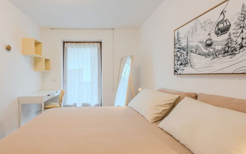 Sun: Interieur Ontwerp, Meubilair, Muur, Verdieping, Flooring, Hout, Kamer, Plafond, Bed, Slaapkamer