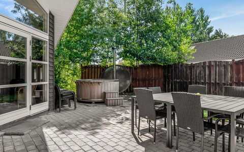 Sissa - 700M from the Sea: Meubilair, Buitenmeubels, Stoel, Tafel, Huis, Land Lot, Tuin, Buitentafel, Schaduw, Backyard