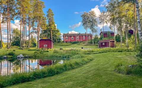 Vanhakylä Gård Väentupa: Land Lot, Tuin, Landelijk Gebied, De Lente, Landscaping, Verblijf, Gazon, Landgoed, Werf