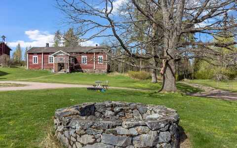 Vanhakylä Gård Väentupa: Gras, Land Lot, Landelijk Gebied, Gazon, Groundcover, Tuin, Verblijf, Werf, Backyard, Park