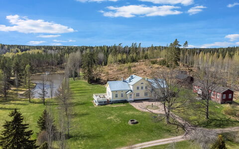 Vanhakylä Gård Väentupa: Boom, Woongebied, Huis, Huis, Plain, Landschap, Dak, Landgoed, Land Lot, Landelijk Gebied