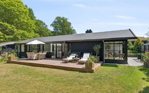 Daren - 235M from the Sea: Huis, Dak, Huis, Struik, Verblijf, Deur, Groundcover, Tuin, Landgoed
