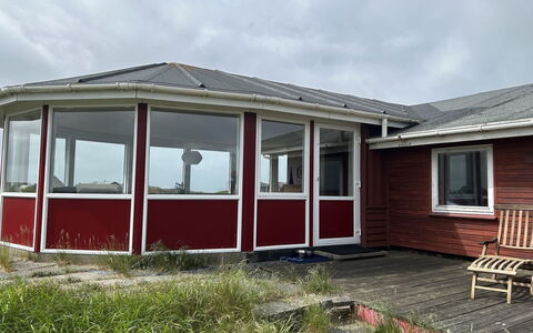 Nyyrikki - 350M from the Sea: Hout, Dak, Deur, Verblijf, Schaduw, Siding, Daylighting, Veranda, Outdoor Structuur, Hardwood