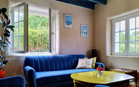 L'Ancienne Ferme: Meubilair, Interieur Ontwerp, Muur, Bankstel, Flooring, Verdieping, Verlichting, Huis, Kamer, Woonkamer