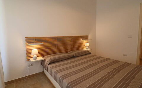 Nausica: Bed, Meubilair, Slaapkamer, Interieur Ontwerp, Hout, Bedding, Laken, Verdieping, Flooring, Linens