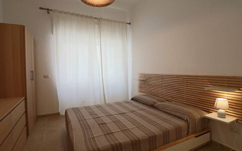 Nausica: Bed, Meubilair, Interieur Ontwerp, Slaapkamer, Muur, Bedding, Hout, Laken, Verdieping, Flooring