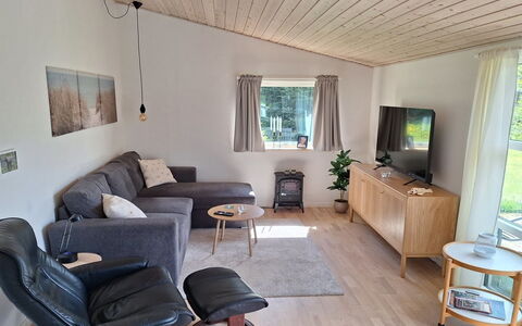Arise - 1.5Km from the Sea: Meubilair, Interieur Ontwerp, Flooring, Bankstel, Hout, Verdieping, Woonkamer, Kamer, Huis, Plafond