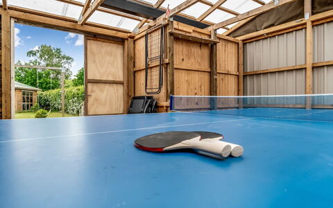 Chiuvana - 250M from the Sea: Verdieping, Hardwood, Beits, Zwembad, Netto, Daylighting