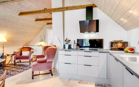 Yorrick - 5Km from the Sea: Meubilair, Interieur Ontwerp, Hout, Flooring, Plafond, Verdieping, Huis, Zolder, Houten Vloer, Keuken