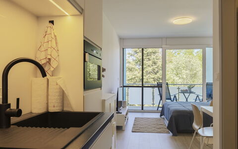 Gárdonyi Garden: Interieur Ontwerp, Hout, Flooring, Meubilair, Keuken, Plafond, Verdieping, Countertop, Kamer, Appartement