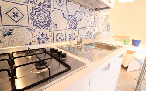 Casa Maya a Otranto: Keuken, Toestel Van De Keuken, Major Appliance, Countertop, Fornuis, Flooring, Verdieping, Gootsteen, Gasfornuis, Interieur Ontwerp