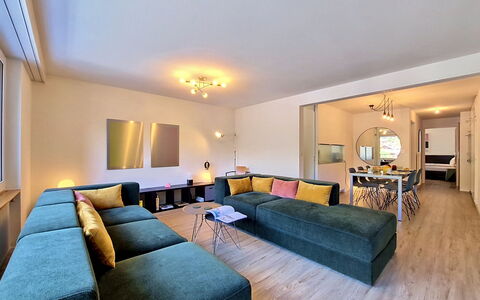 Saphir: Interieur Ontwerp, Meubilair, Flooring, Bankstel, Verdieping, Plafond, Woonkamer, Kamer, Verlichting, Houten Vloer
