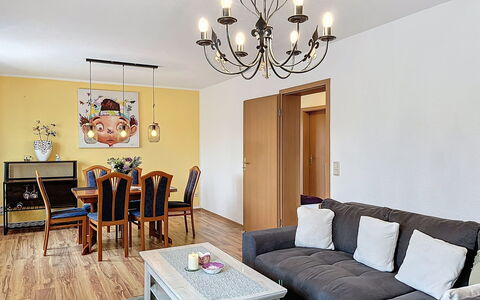Ankerplatz: Meubilair, Interieur Ontwerp, Flooring, Verdieping, Hout, Plafond, Kamer, Bankstel, Woonkamer, Verlichting