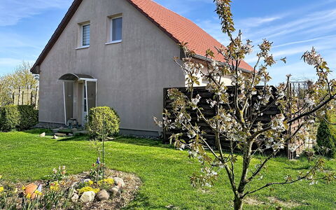 Ankerplatz: Huis, Struik, Verblijf, Huis, Dak, Tuin, Boerderij, Gazon, Werf, Backyard
