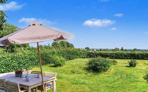 Olufdine - 350M from the Sea: Meubilair, Struik, Buitenmeubels, Tafel, Tuin, Land Lot, Buitentafel, Gazon, Groundcover, Stoel