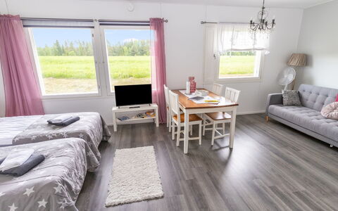 Tupa: Interieur Ontwerp, Appartement, Balkon, Hardwood, Beits, Houten Vloer, Leuning, Daylighting, Hotel, Penthouse