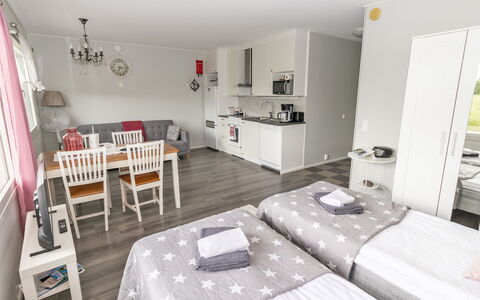 Tupa: Interieur Ontwerp, Appartement, Balkon, Hardwood, Beits, Houten Vloer, Leuning, Daylighting, Hotel, Penthouse