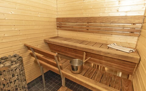 Tupa: Interieur Ontwerp, Appartement, Balkon, Hardwood, Beits, Houten Vloer, Leuning, Daylighting, Hotel, Penthouse