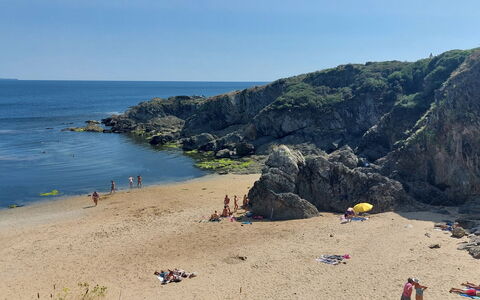 La Sardinerie de la Crique de Porsac'H: Zwemwater, Kust, Strand, Kust En Oceanic Landvormen, Zee,  Felsen\, Kust, Zomer, Headland, Terrein