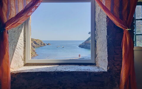 La Sardinerie de la Crique de Porsac'H: Zee, Kust, Oceaan, Baai, Tropen, Daylighting, Gordijn, Inham, Venster Behandeling