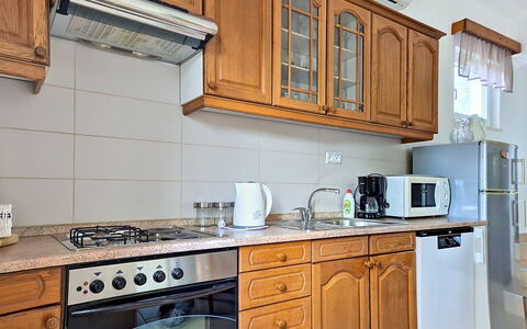 Nadalina: Interieur Ontwerp, Appartement, Balkon, Hardwood, Beits, Houten Vloer, Leuning, Daylighting, Hotel, Penthouse