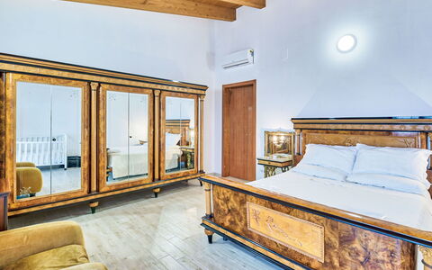 La Casa del Vino: Interieur Ontwerp, Appartement, Balkon, Hardwood, Beits, Houten Vloer, Leuning, Daylighting, Hotel, Penthouse