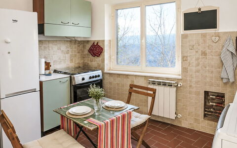 Casetta Belvedere: Interieur Ontwerp, Appartement, Balkon, Hardwood, Beits, Houten Vloer, Leuning, Daylighting, Hotel, Penthouse