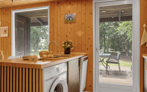 Ritte - from the Sea: Hout, Flooring, Verdieping, Interieur Ontwerp, Beits, Hardwood, Keuken, Major Appliance, Countertop, Loodgieterswerkinrichting