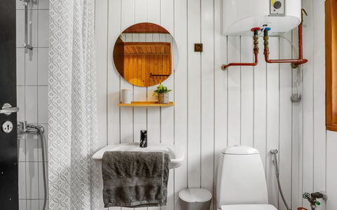 Ritte - from the Sea: Loodgieterswerkinrichting, Badkamer, Interieur Ontwerp, Flooring, Loodgieter, Verdieping, Wastafel, Toilet, Kraan, Plafond