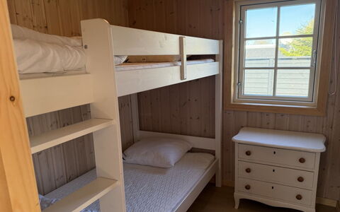 Haley - 380M from the Sea: Stapelbed, Hout, Slaapkamer, Verdieping, Bed, Flooring, Interieur Ontwerp, Bed Frame, Beits, Meubilair