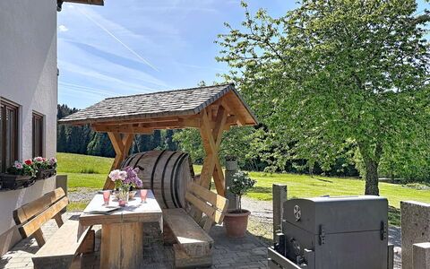Sonne: Hout, Tuin, Verblijf, Buitenmeubels, Landscaping, Buitentafel, Backyard, Werf, Hardwood, Gazon
