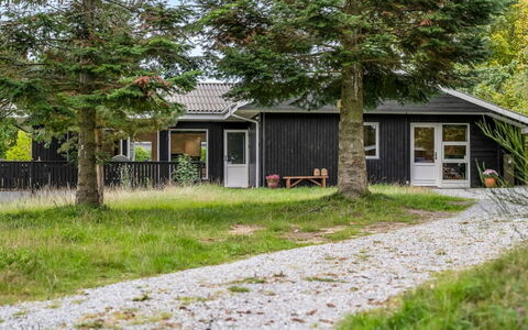 Aischa - 1.5Km from the Sea: Gras, Gebouw, Afdeling, Huis, Struik, Huis, Verblijf, Dak, Woongebied, Land Lot
